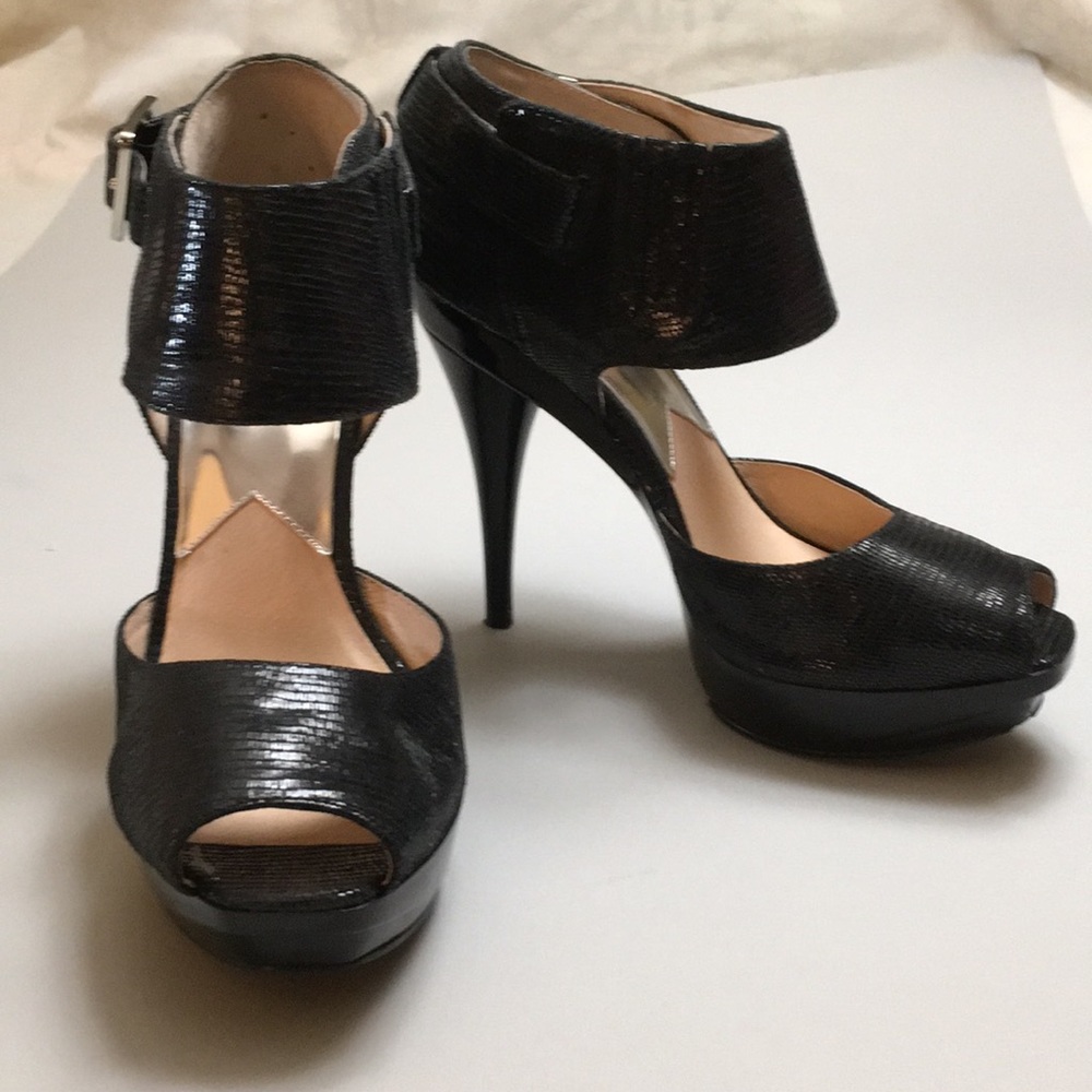 Michael Kors Black 5” Leather Platforms Size 7M